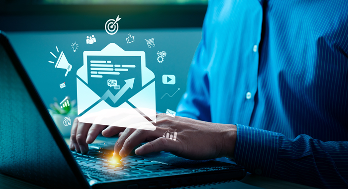 SMS vs Email Marketing: ศึกแห่งการสื่อสาร ใช้อะไรดี?